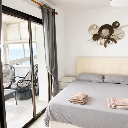 First Line, Highest Floor And Center! Apartment